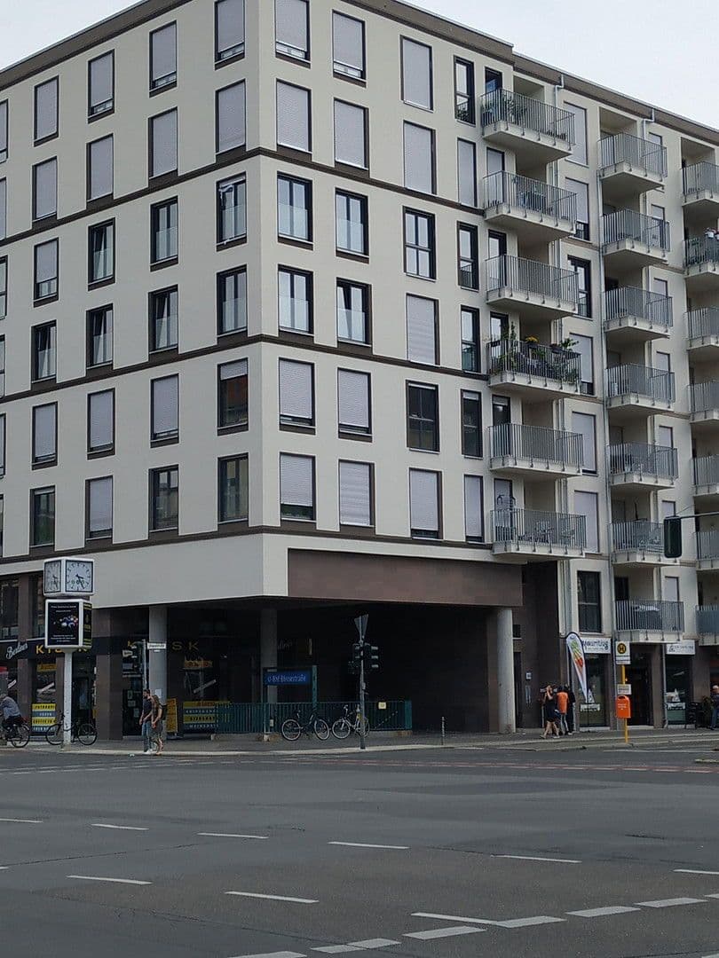 Pronájem bytu 2+1 55 m², Uhlandstraße 103a, Berlin, Berlín Pronájem bytu 2+1 55 m², Uhlandstraße 103a, Berlin, Berlín