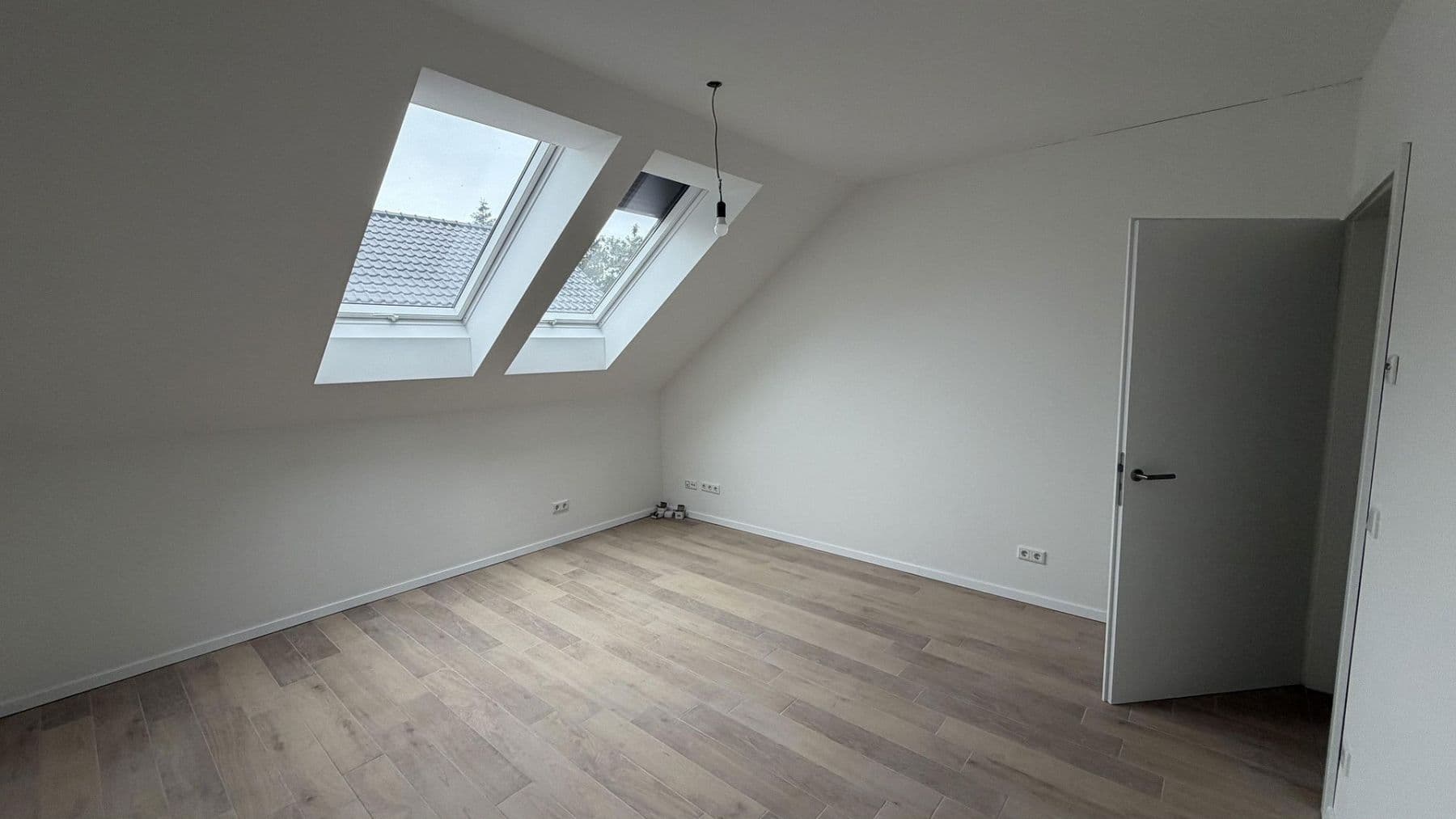 Pronájem bytu 3+1 90 m², Köln, Severní Porýní-Vestfálsko Pronájem bytu 3+1 90 m², Köln, Severní Porýní-Vestfálsko