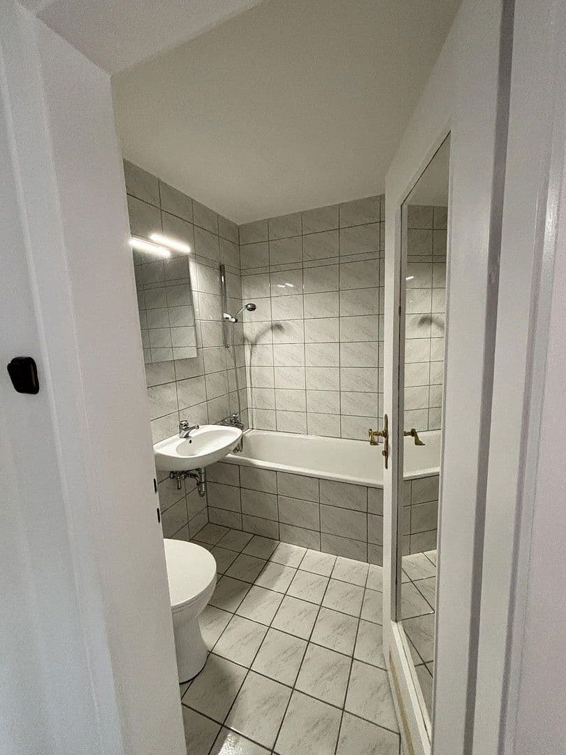 Prodej bytu 2+1 54 m², Engadiner Straße 52, München, Bavorsko Prodej bytu 2+1 54 m², Engadiner Straße 52, München, Bavorsko