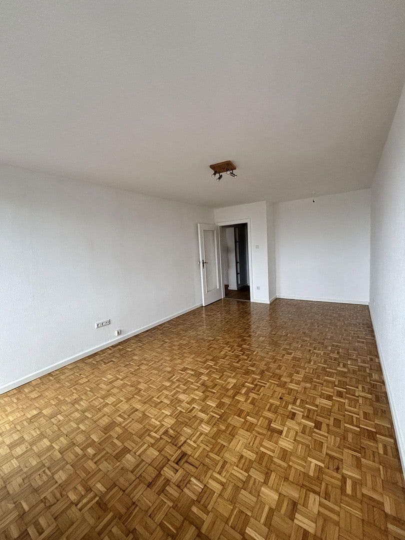 Prodej bytu 2+1 54 m², Engadiner Straße 52, München, Bavorsko Prodej bytu 2+1 54 m², Engadiner Straße 52, München, Bavorsko