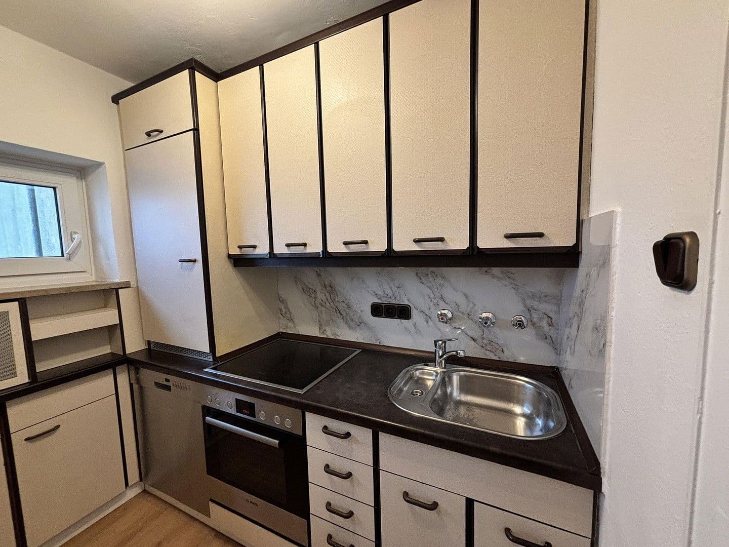 Prodej bytu 2+1 54 m², Engadiner Straße 52, München, Bavorsko Prodej bytu 2+1 54 m², Engadiner Straße 52, München, Bavorsko