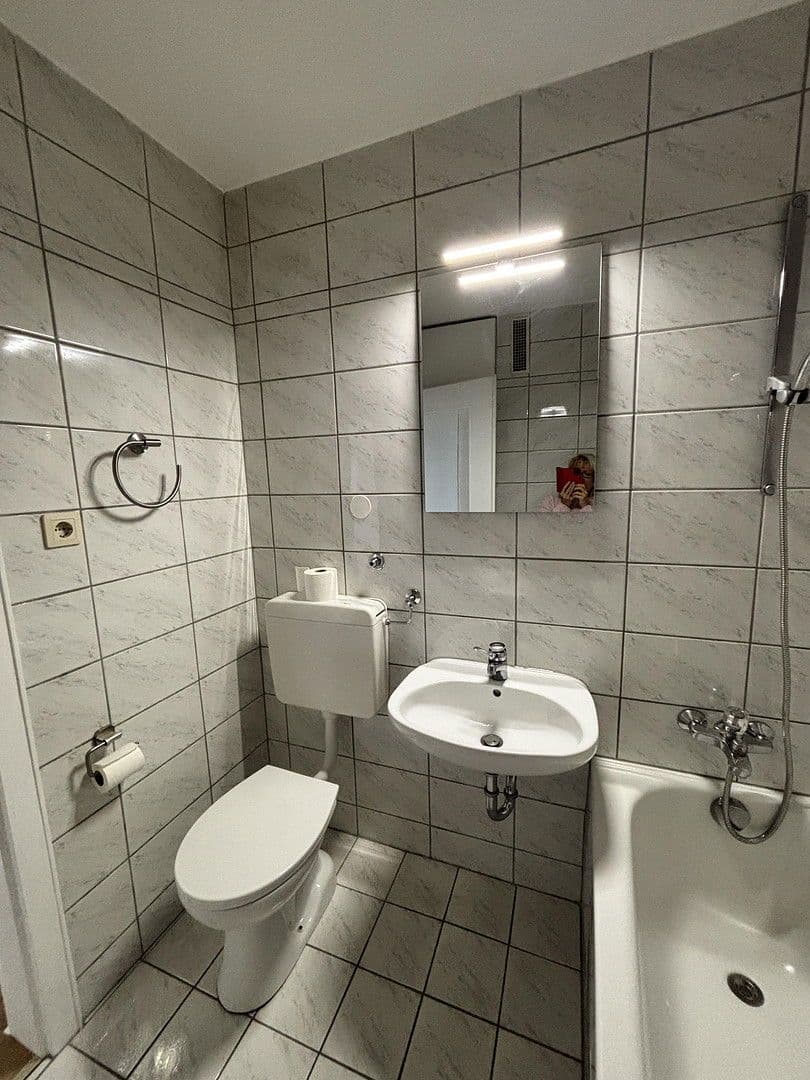 Prodej bytu 2+1 54 m², Engadiner Straße 52, München, Bavorsko Prodej bytu 2+1 54 m², Engadiner Straße 52, München, Bavorsko