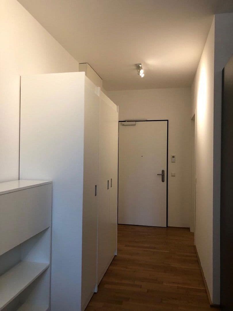 Pronájem bytu 1+1 22 m², Hahnsr 72, Frankfurt am Main, Hessen Pronájem bytu 1+1 22 m², Hahnsr 72, Frankfurt am Main, Hessen