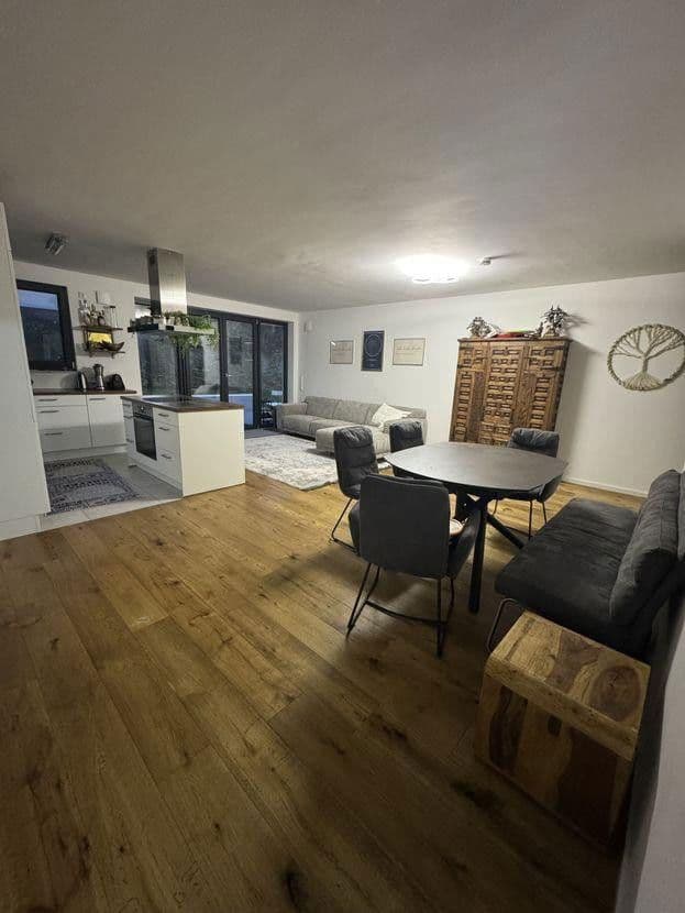 Pronájem bytu 4+1 120 m², Dorfstraße 13a, Germering, Bavorsko Pronájem bytu 4+1 120 m², Dorfstraße 13a, Germering, Bavorsko