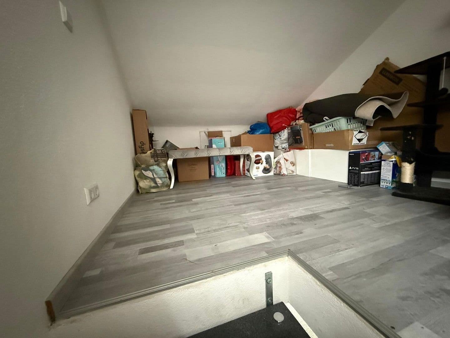 Pronájem bytu 4+1 80 m², Heilbronn, Bádensko-Württembersko Pronájem bytu 4+1 80 m², Heilbronn, Bádensko-Württembersko