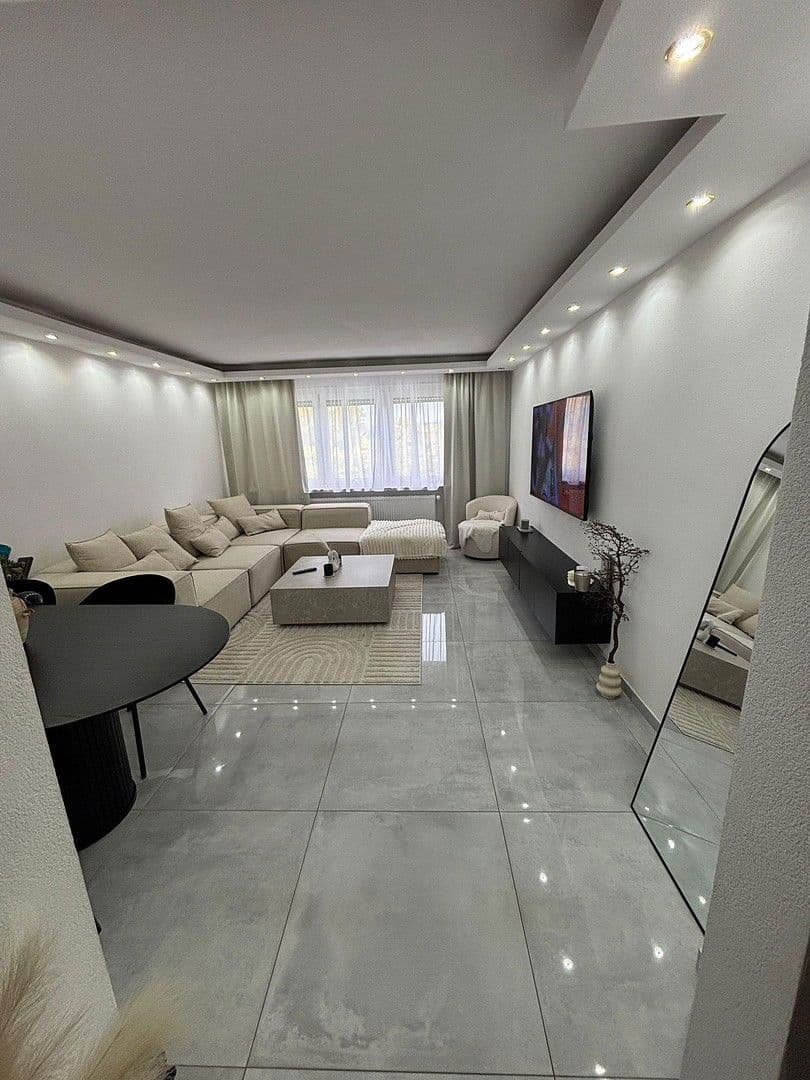 Pronájem bytu 4+1 80 m², Heilbronn, Bádensko-Württembersko Pronájem bytu 4+1 80 m², Heilbronn, Bádensko-Württembersko