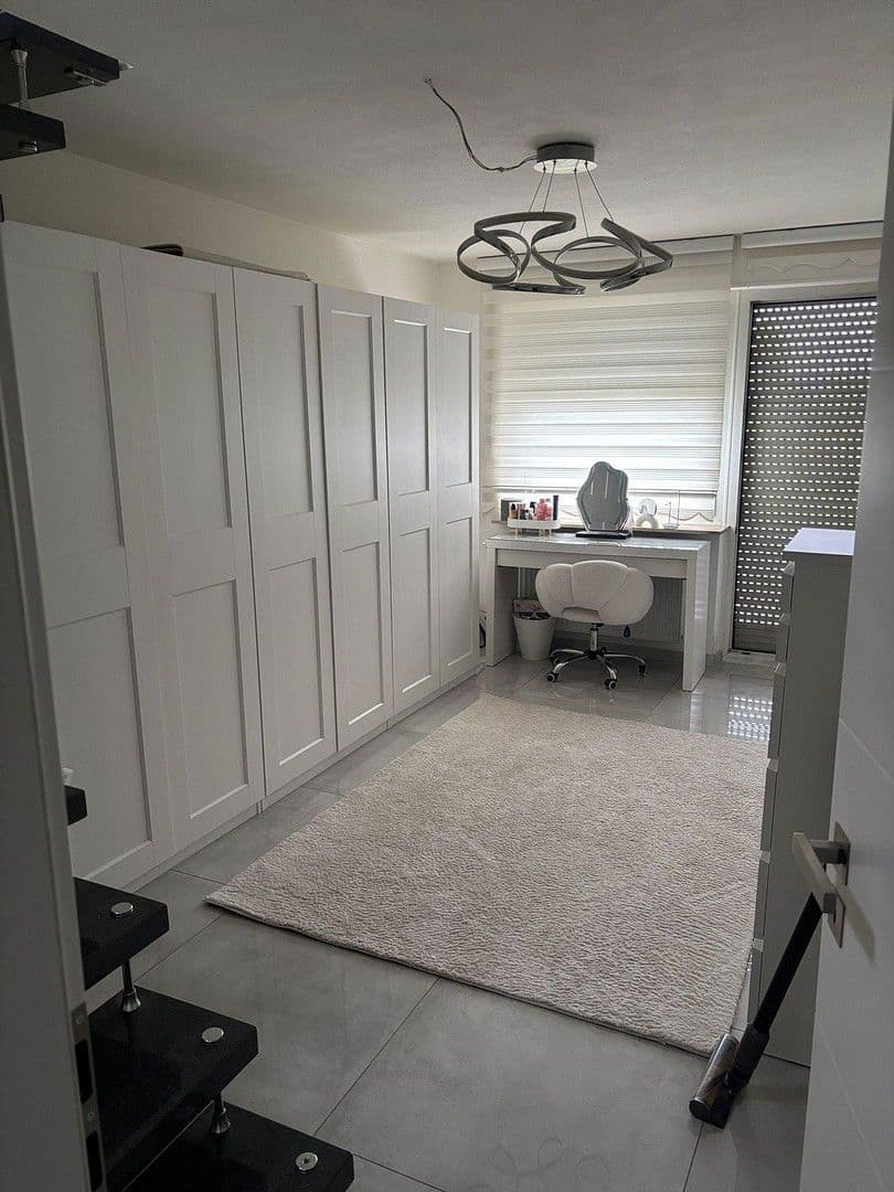 Pronájem bytu 4+1 80 m², Heilbronn, Bádensko-Württembersko Pronájem bytu 4+1 80 m², Heilbronn, Bádensko-Württembersko