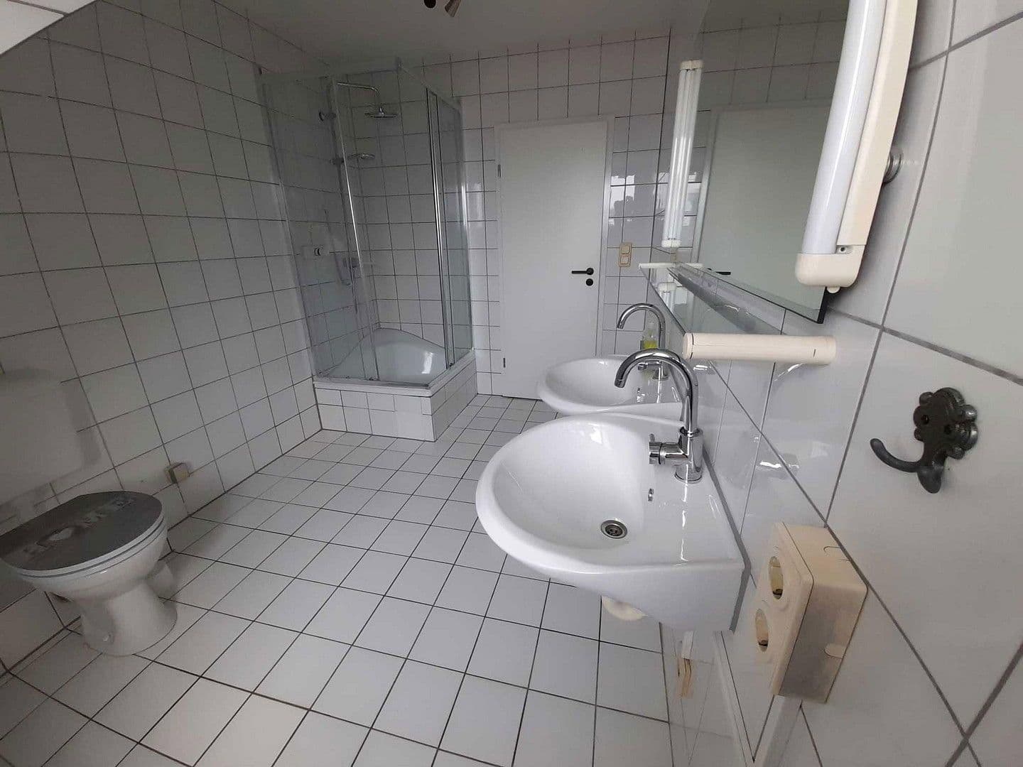 Prodej domu 380 m², pozemek 891 m², Roschdohler Weg 104, Neumünster, Šlesvicko-Holštýnsko Prodej domu 380 m², pozemek 891 m², Roschdohler Weg 104, Neumünster, Šlesvicko-Holštýnsko