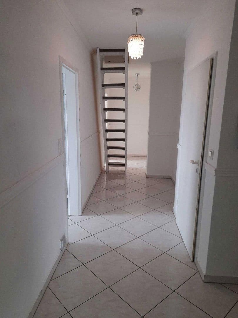 Prodej domu 380 m², pozemek 891 m², Roschdohler Weg 104, Neumünster, Šlesvicko-Holštýnsko Prodej domu 380 m², pozemek 891 m², Roschdohler Weg 104, Neumünster, Šlesvicko-Holštýnsko