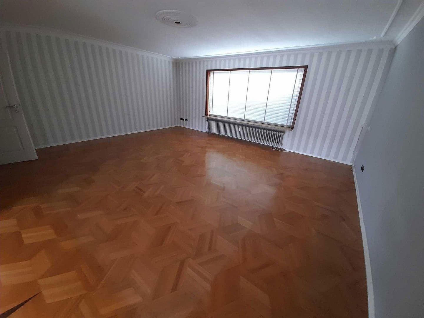 Prodej domu 380 m², pozemek 891 m², Roschdohler Weg 104, Neumünster, Šlesvicko-Holštýnsko Prodej domu 380 m², pozemek 891 m², Roschdohler Weg 104, Neumünster, Šlesvicko-Holštýnsko