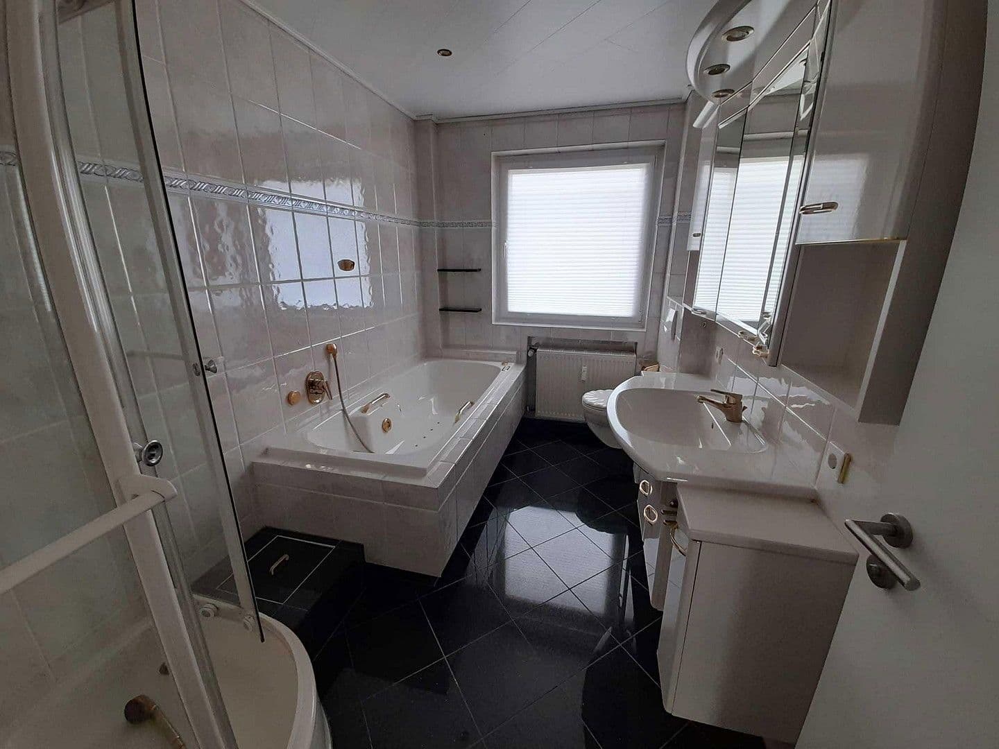 Prodej domu 380 m², pozemek 891 m², Roschdohler Weg 104, Neumünster, Šlesvicko-Holštýnsko Prodej domu 380 m², pozemek 891 m², Roschdohler Weg 104, Neumünster, Šlesvicko-Holštýnsko