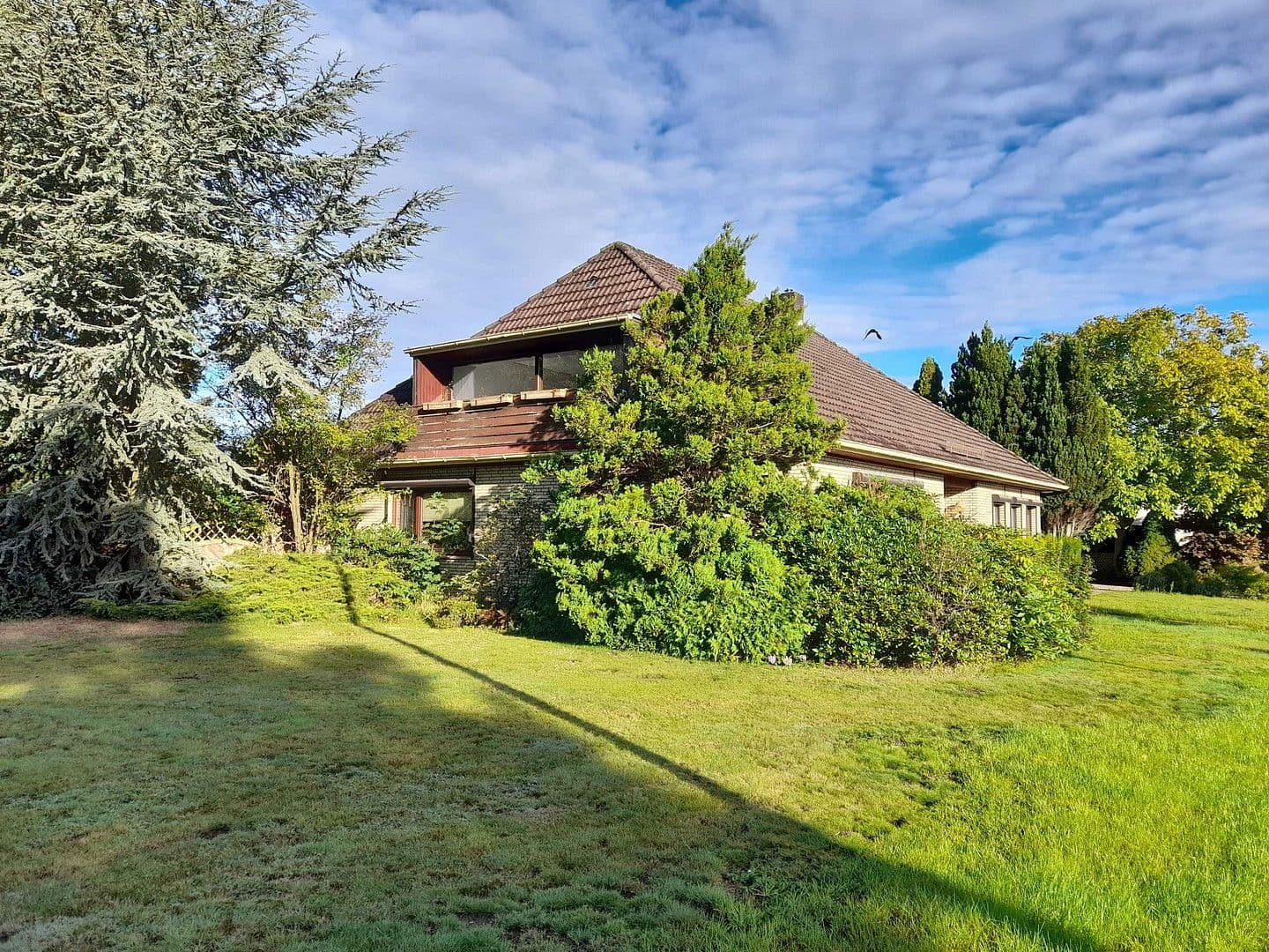 Prodej domu 380 m², pozemek 891 m², Roschdohler Weg 104, Neumünster, Šlesvicko-Holštýnsko Prodej domu 380 m², pozemek 891 m², Roschdohler Weg 104, Neumünster, Šlesvicko-Holštýnsko