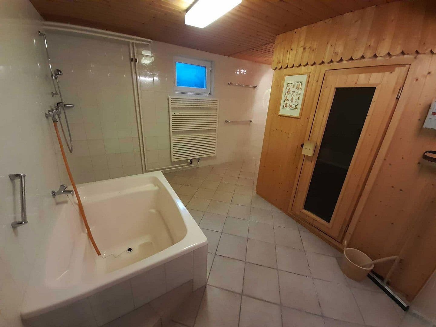 Prodej domu 380 m², pozemek 891 m², Roschdohler Weg 104, Neumünster, Šlesvicko-Holštýnsko Prodej domu 380 m², pozemek 891 m², Roschdohler Weg 104, Neumünster, Šlesvicko-Holštýnsko