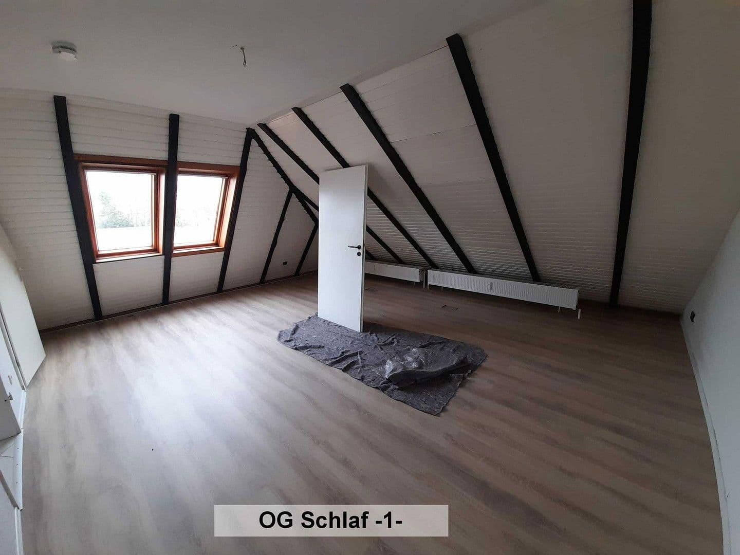 Prodej domu 380 m², pozemek 891 m², Roschdohler Weg 104, Neumünster, Šlesvicko-Holštýnsko Prodej domu 380 m², pozemek 891 m², Roschdohler Weg 104, Neumünster, Šlesvicko-Holštýnsko