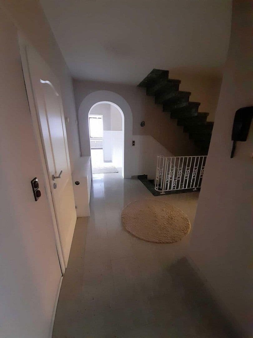 Prodej domu 380 m², pozemek 891 m², Roschdohler Weg 104, Neumünster, Šlesvicko-Holštýnsko Prodej domu 380 m², pozemek 891 m², Roschdohler Weg 104, Neumünster, Šlesvicko-Holštýnsko