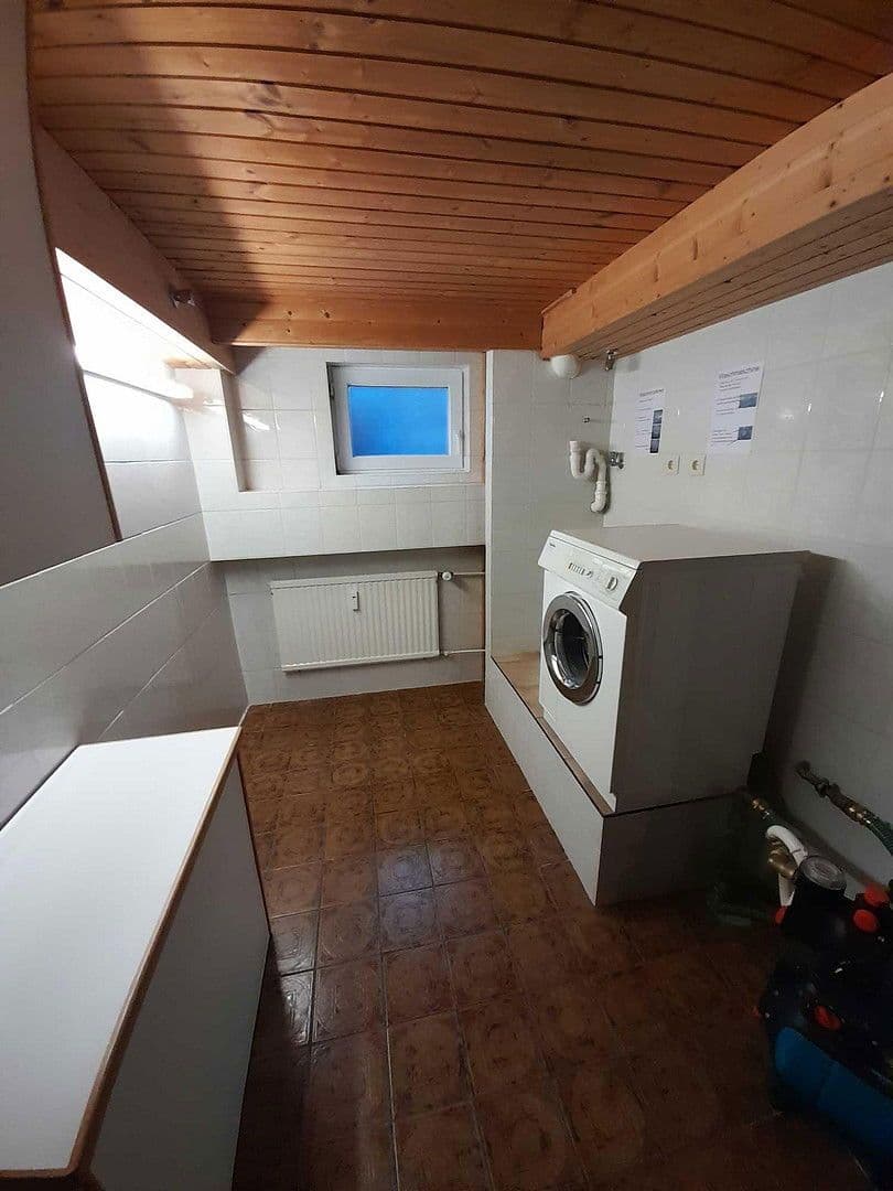 Prodej domu 380 m², pozemek 891 m², Roschdohler Weg 104, Neumünster, Šlesvicko-Holštýnsko Prodej domu 380 m², pozemek 891 m², Roschdohler Weg 104, Neumünster, Šlesvicko-Holštýnsko