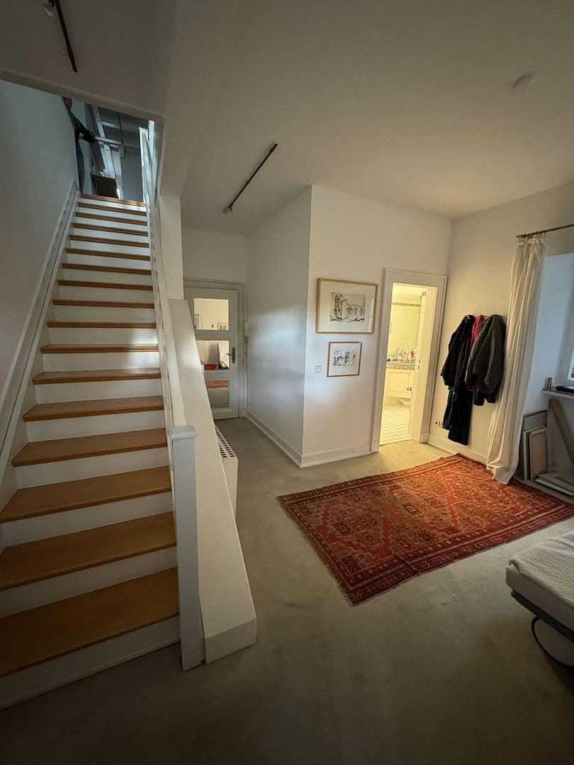 Pronájem bytu 2+1 49 m², Düsseldorf, Severní Porýní-Vestfálsko Pronájem bytu 2+1 49 m², Düsseldorf, Severní Porýní-Vestfálsko