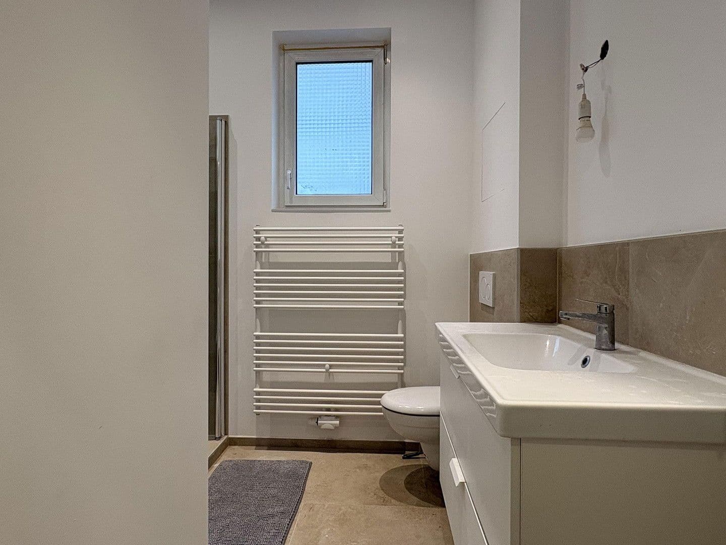 Pronájem bytu 4+1 96 m², Hartingstraße 4, Wiesbaden, Hessen Pronájem bytu 4+1 96 m², Hartingstraße 4, Wiesbaden, Hessen