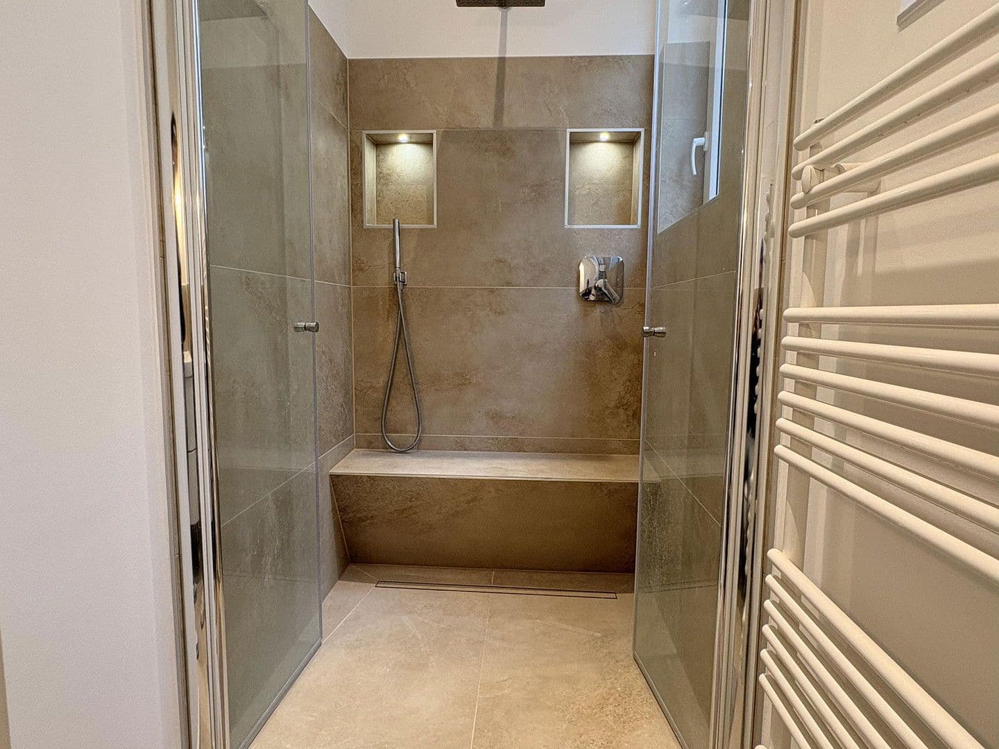 Pronájem bytu 4+1 96 m², Hartingstraße 4, Wiesbaden, Hessen Pronájem bytu 4+1 96 m², Hartingstraße 4, Wiesbaden, Hessen