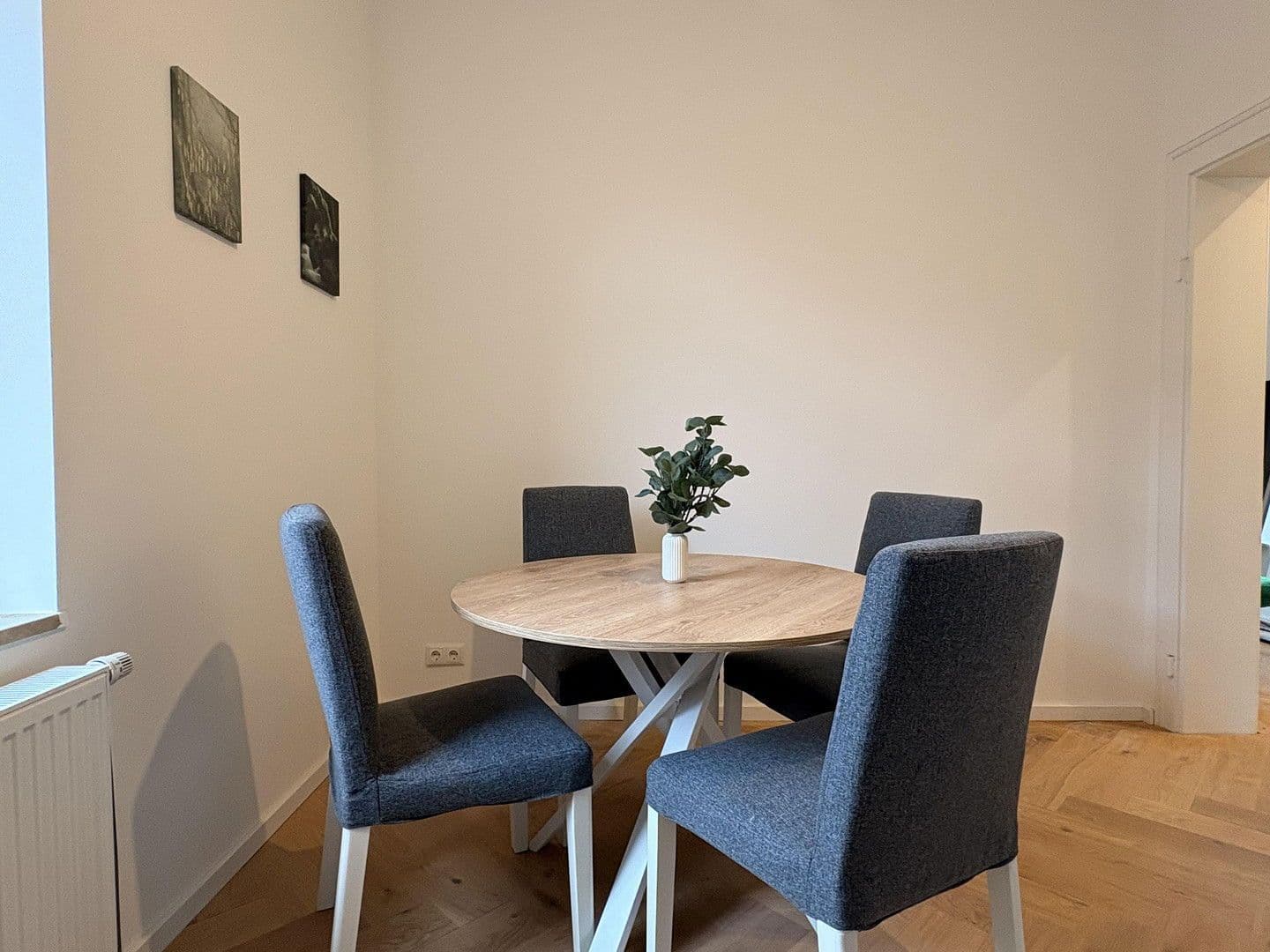 Pronájem bytu 4+1 96 m², Hartingstraße 4, Wiesbaden, Hessen Pronájem bytu 4+1 96 m², Hartingstraße 4, Wiesbaden, Hessen