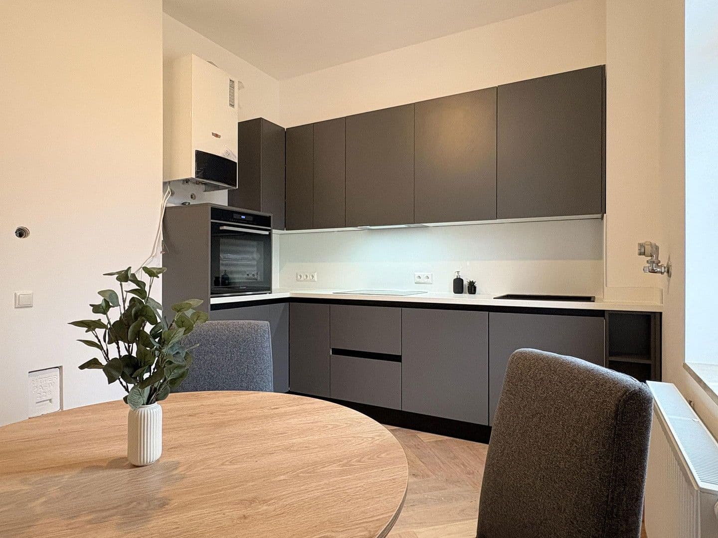 Pronájem bytu 4+1 96 m², Hartingstraße 4, Wiesbaden, Hessen Pronájem bytu 4+1 96 m², Hartingstraße 4, Wiesbaden, Hessen