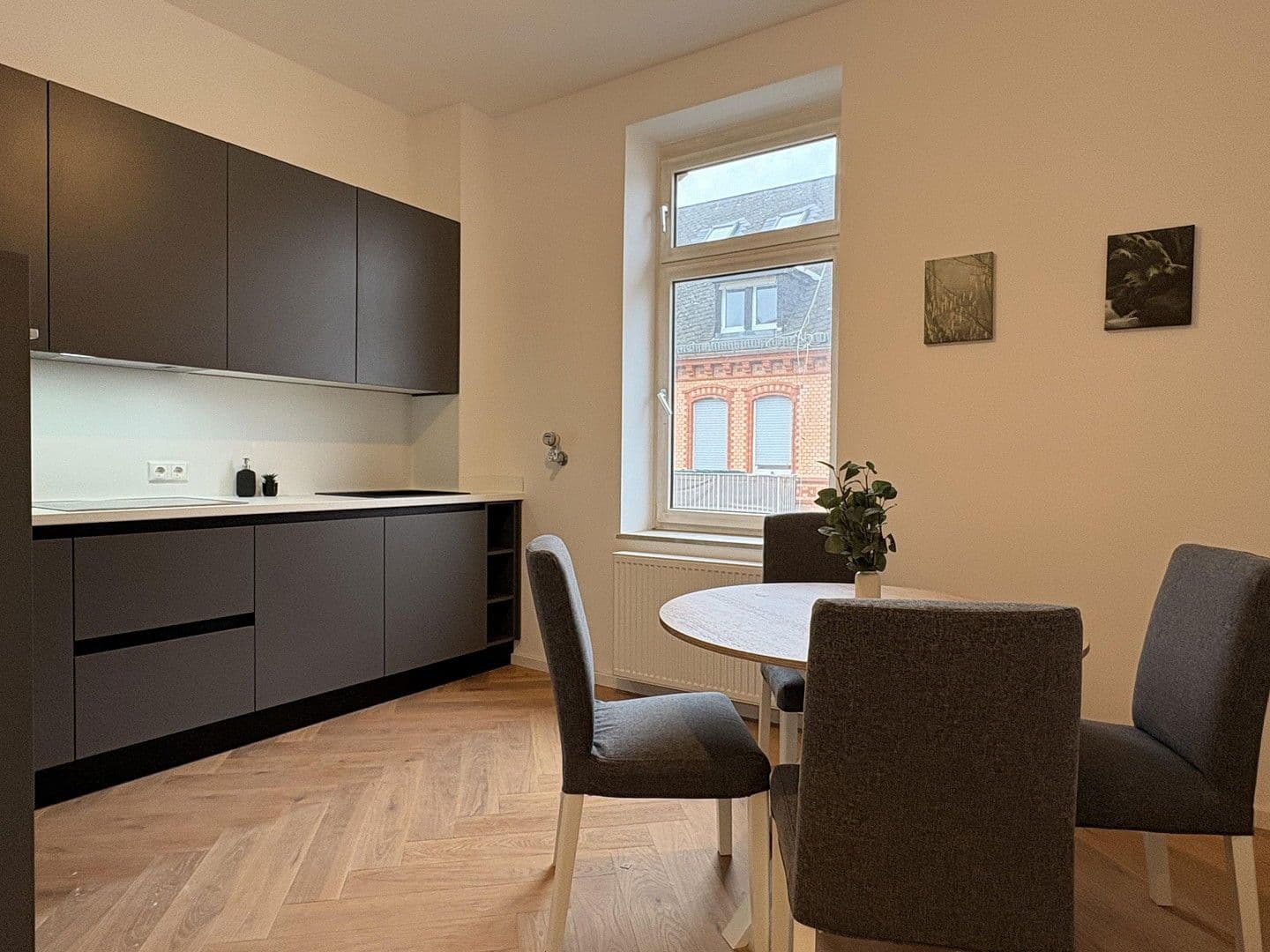 Pronájem bytu 4+1 96 m², Hartingstraße 4, Wiesbaden, Hessen Pronájem bytu 4+1 96 m², Hartingstraße 4, Wiesbaden, Hessen