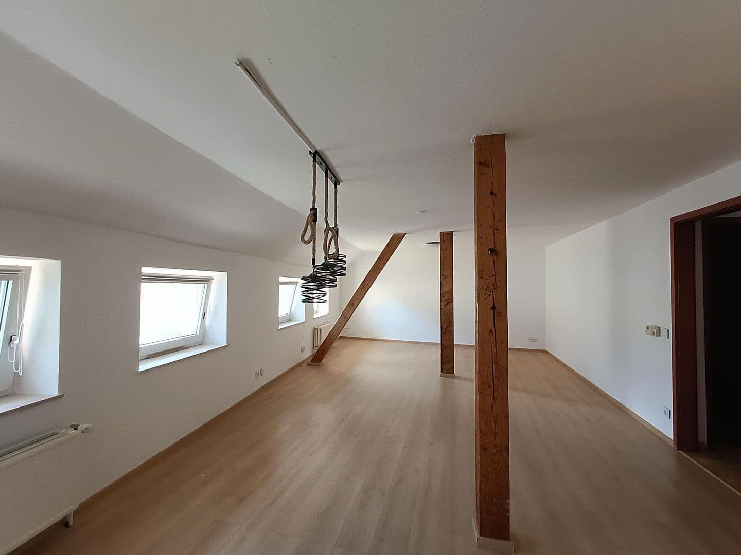 Pronájem bytu 3+1 85 m², Wilhelmstraße 37a, Lüdenscheid, Severní Porýní-Vestfálsko Pronájem bytu 3+1 85 m², Wilhelmstraße 37a, Lüdenscheid, Severní Porýní-Vestfálsko