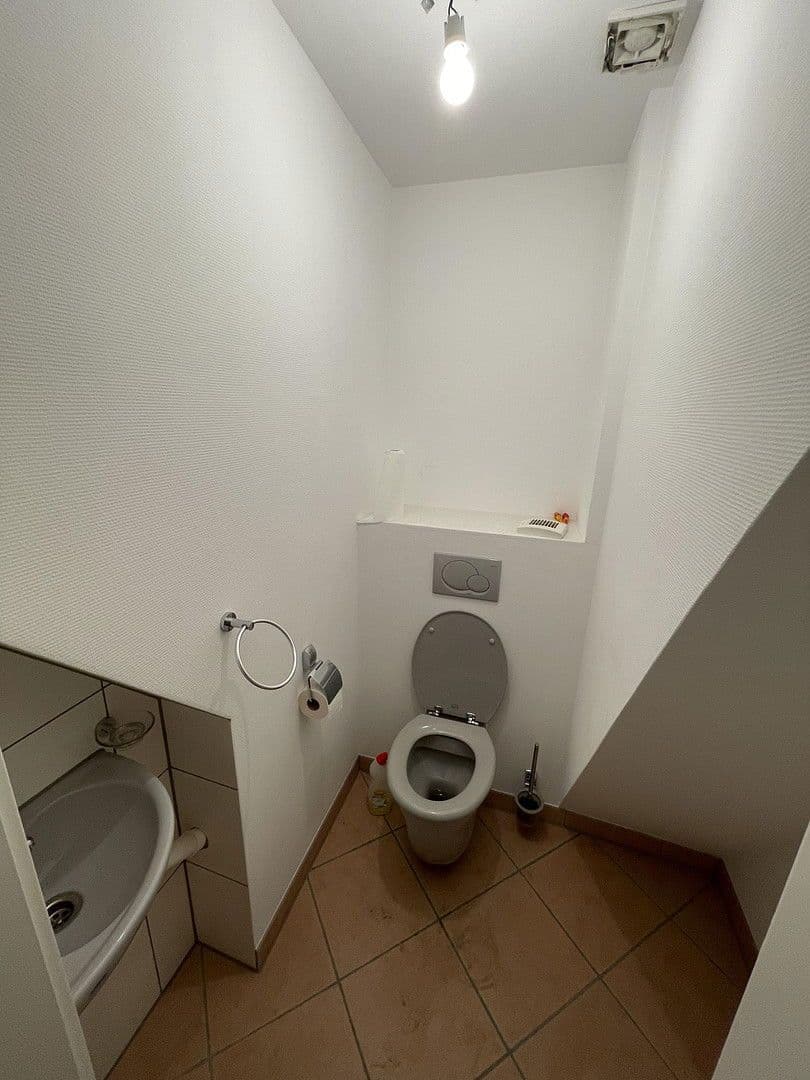 Pronájem bytu 3+1 88 m², Schillerplatz 7, Ludwigshafen, Porýní-Falc Pronájem bytu 3+1 88 m², Schillerplatz 7, Ludwigshafen, Porýní-Falc