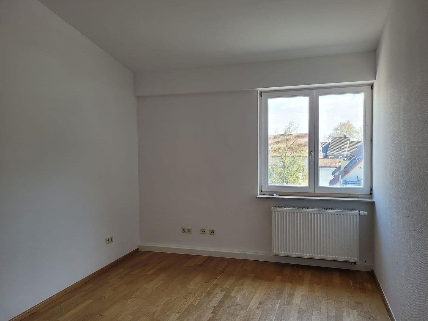 Pronájem bytu 3+1 88 m², Schillerplatz 7, Ludwigshafen, Porýní-Falc Pronájem bytu 3+1 88 m², Schillerplatz 7, Ludwigshafen, Porýní-Falc