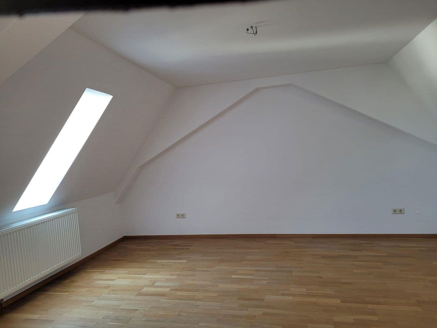 Pronájem bytu 3+1 88 m², Schillerplatz 7, Ludwigshafen, Porýní-Falc Pronájem bytu 3+1 88 m², Schillerplatz 7, Ludwigshafen, Porýní-Falc