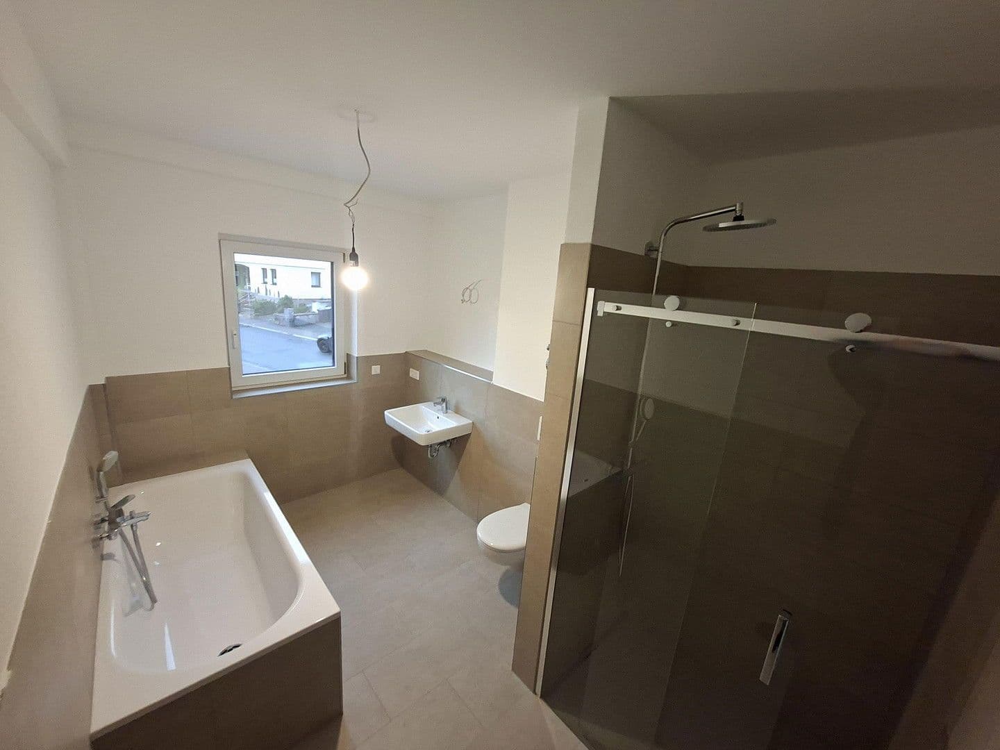 Pronájem bytu 3+1 94 m², Hauptstraße 128, Leidersbach, Bavorsko Pronájem bytu 3+1 94 m², Hauptstraße 128, Leidersbach, Bavorsko