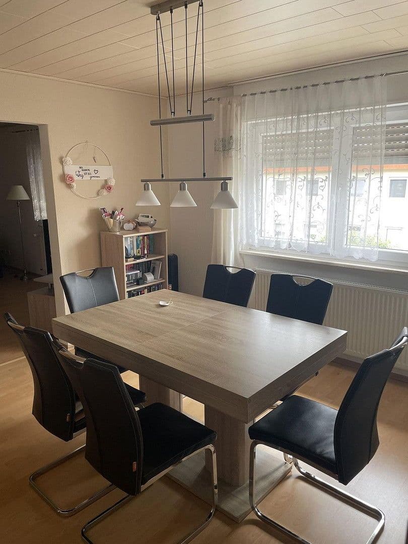 Prodej domu 155 m², pozemek 377 m², Sinsheim, Bádensko-Württembersko Prodej domu 155 m², pozemek 377 m², Sinsheim, Bádensko-Württembersko