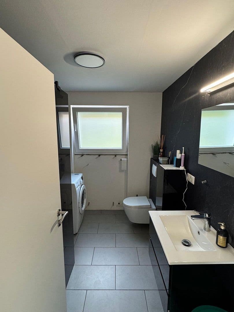 Prodej domu 180 m², pozemek 730 m², Nibelungenstraße 2, Obernburg am Main, Bavorsko Prodej domu 180 m², pozemek 730 m², Nibelungenstraße 2, Obernburg am Main, Bavorsko