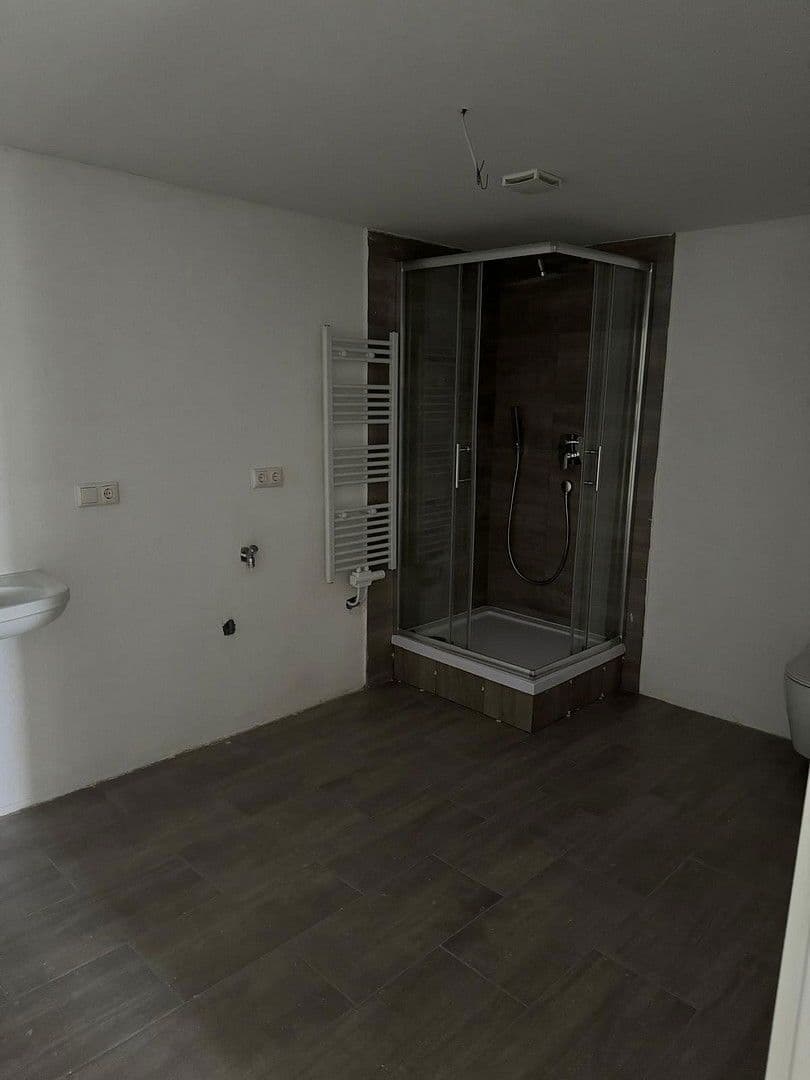 Prodej domu 180 m², pozemek 730 m², Nibelungenstraße 2, Obernburg am Main, Bavorsko Prodej domu 180 m², pozemek 730 m², Nibelungenstraße 2, Obernburg am Main, Bavorsko