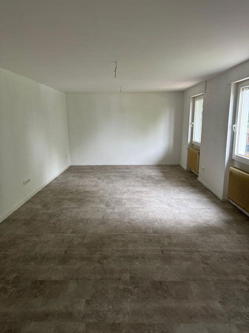 Prodej domu 180 m², pozemek 730 m², Nibelungenstraße 2, Obernburg am Main, Bavorsko Prodej domu 180 m², pozemek 730 m², Nibelungenstraße 2, Obernburg am Main, Bavorsko
