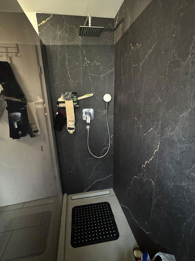 Prodej domu 180 m², pozemek 730 m², Nibelungenstraße 2, Obernburg am Main, Bavorsko Prodej domu 180 m², pozemek 730 m², Nibelungenstraße 2, Obernburg am Main, Bavorsko