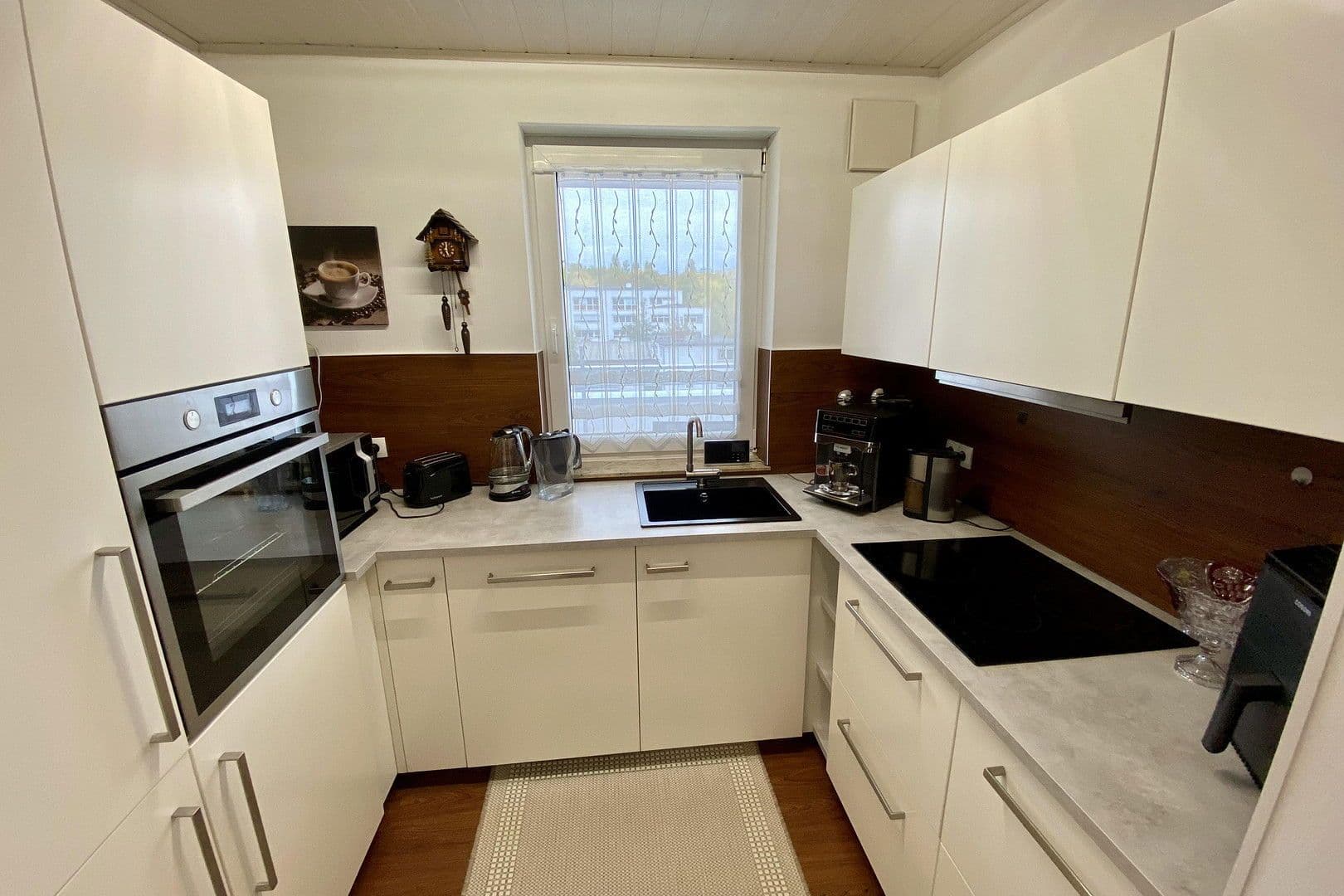 Pronájem bytu 2+1 68 m², Hohenstaufen Straße 10, Wiesbaden, Hessen Pronájem bytu 2+1 68 m², Hohenstaufen Straße 10, Wiesbaden, Hessen