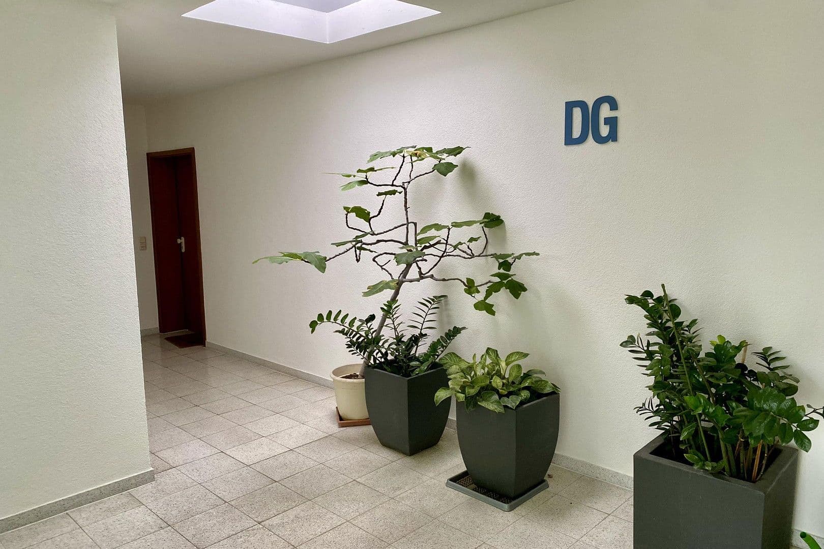 Pronájem bytu 2+1 68 m², Hohenstaufen Straße 10, Wiesbaden, Hessen Pronájem bytu 2+1 68 m², Hohenstaufen Straße 10, Wiesbaden, Hessen