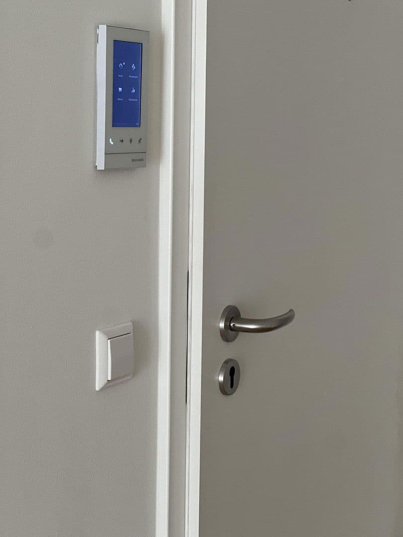 Pronájem bytu 3+1 88 m², Mannheim, Bádensko-Württembersko Pronájem bytu 3+1 88 m², Mannheim, Bádensko-Württembersko