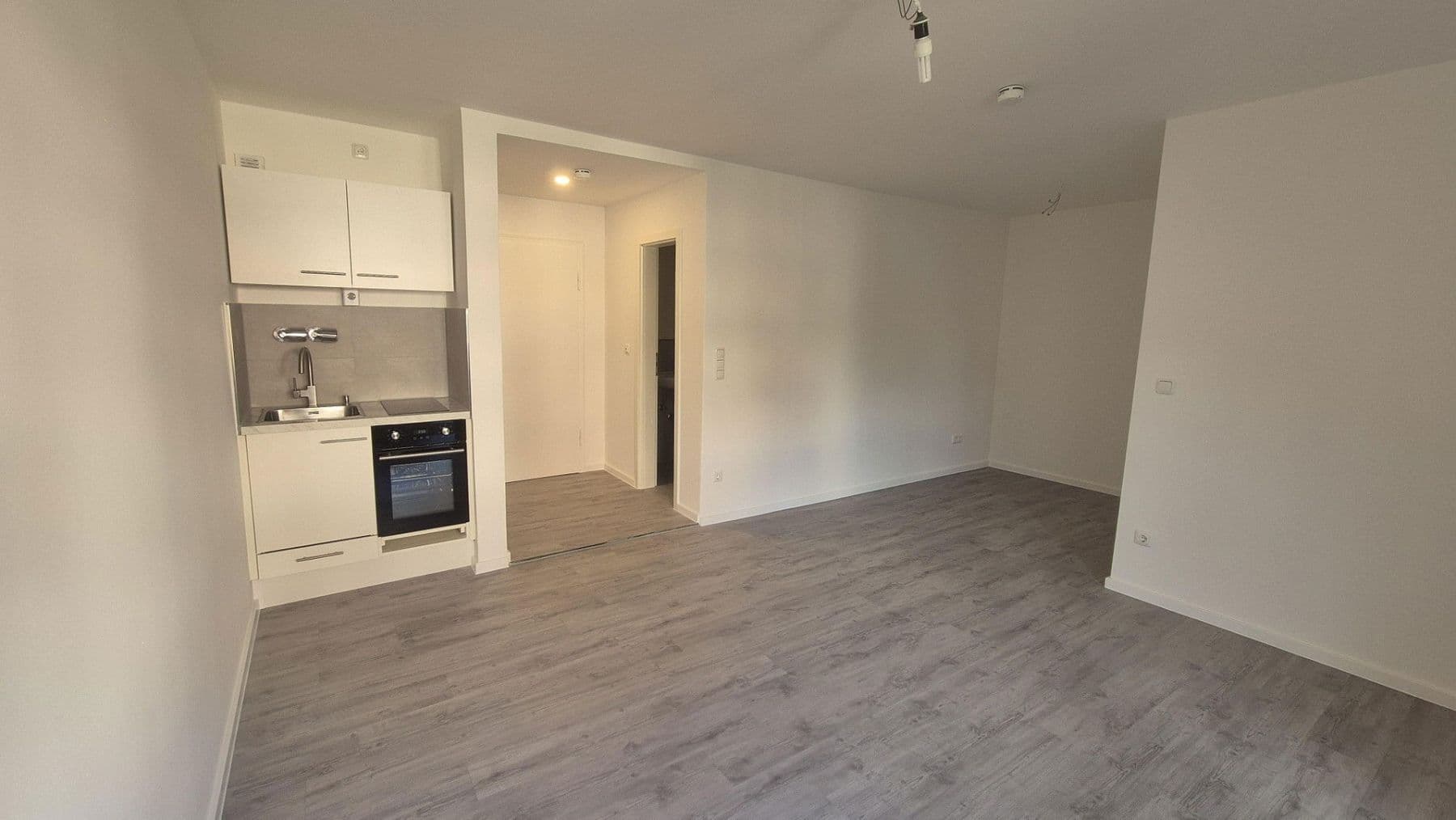 Pronájem bytu 1+1 28 m², München, Bavorsko Pronájem bytu 1+1 28 m², München, Bavorsko