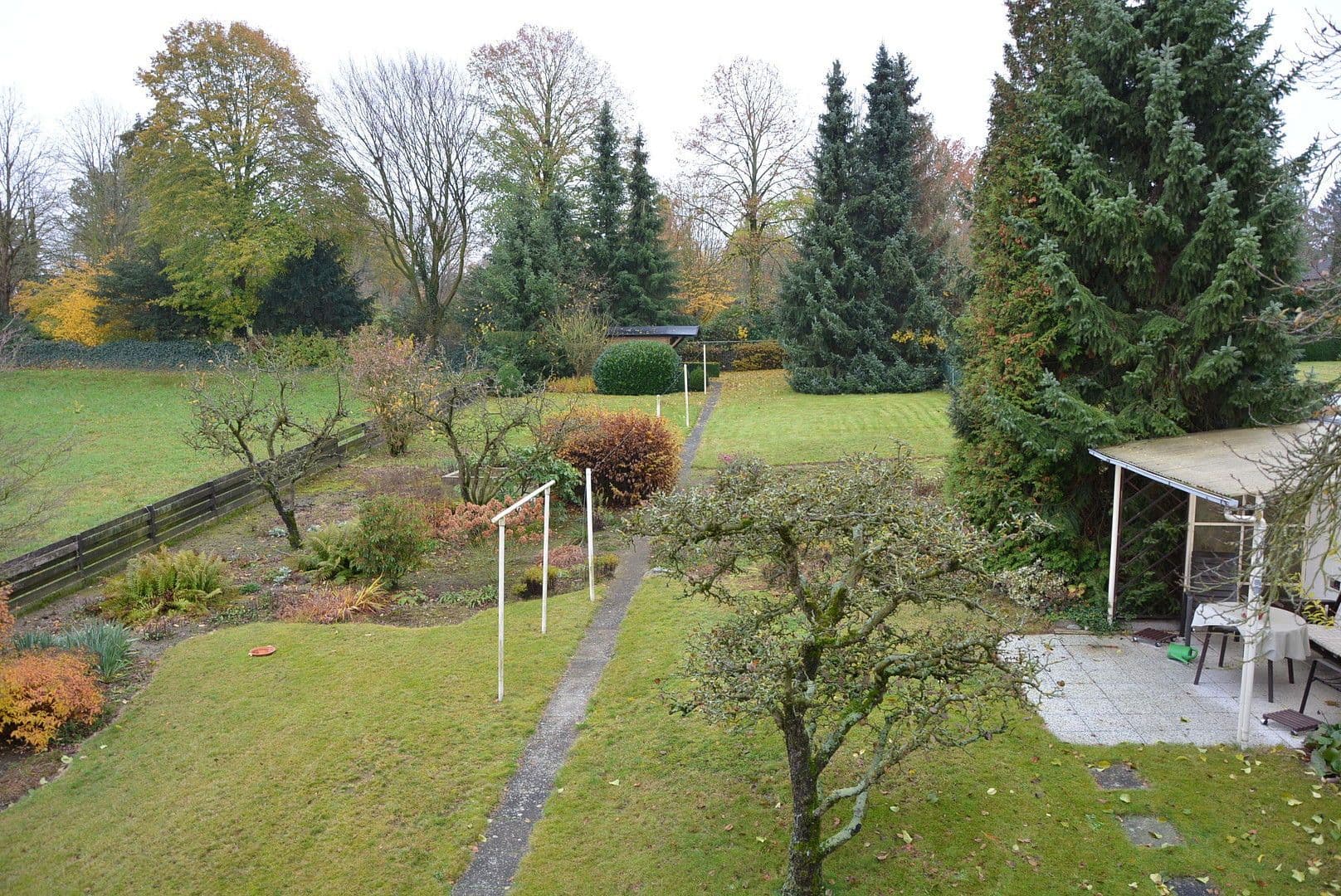 Pronájem domu 140 m², pozemek 1.000 m², Bad Oeynhausen, Severní Porýní-Vestfálsko Pronájem domu 140 m², pozemek 1.000 m², Bad Oeynhausen, Severní Porýní-Vestfálsko