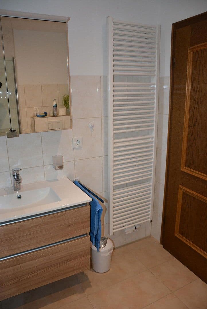 Pronájem domu 140 m², pozemek 1.000 m², Bad Oeynhausen, Severní Porýní-Vestfálsko Pronájem domu 140 m², pozemek 1.000 m², Bad Oeynhausen, Severní Porýní-Vestfálsko