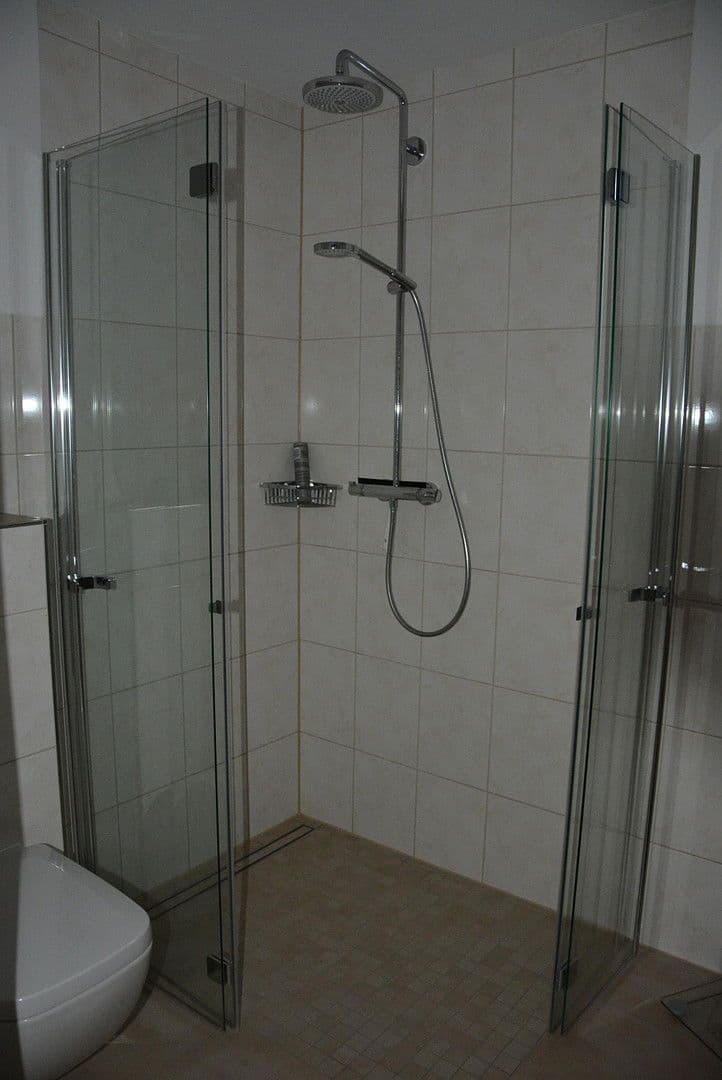 Pronájem domu 140 m², pozemek 1.000 m², Bad Oeynhausen, Severní Porýní-Vestfálsko Pronájem domu 140 m², pozemek 1.000 m², Bad Oeynhausen, Severní Porýní-Vestfálsko