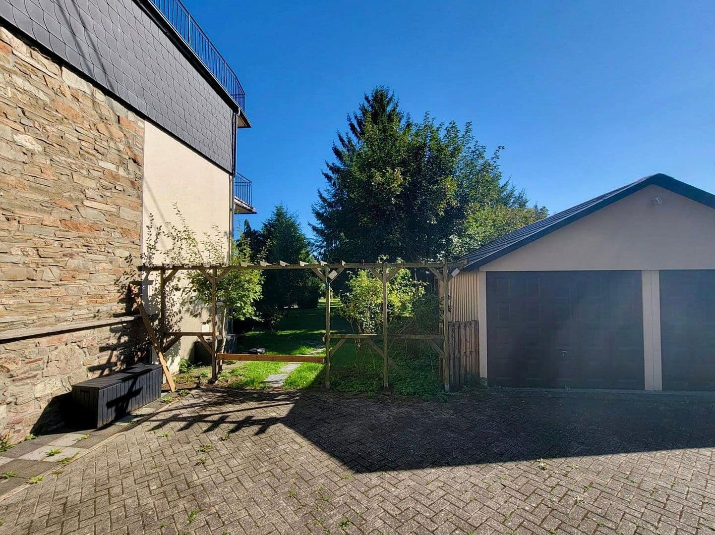 Prodej domu 245 m², pozemek 2.500 m², Woppenroth, Porýní-Falc Prodej domu 245 m², pozemek 2.500 m², Woppenroth, Porýní-Falc