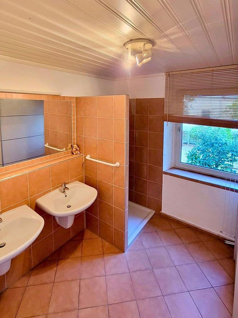 Prodej domu 245 m², pozemek 2.500 m², Woppenroth, Porýní-Falc Prodej domu 245 m², pozemek 2.500 m², Woppenroth, Porýní-Falc