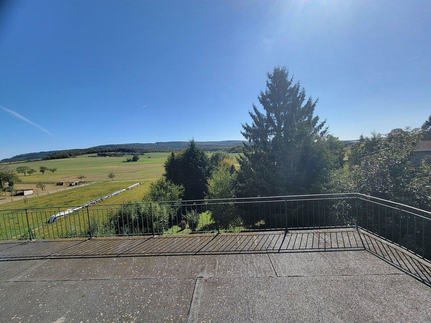 Prodej domu 245 m², pozemek 2.500 m², Woppenroth, Porýní-Falc Prodej domu 245 m², pozemek 2.500 m², Woppenroth, Porýní-Falc