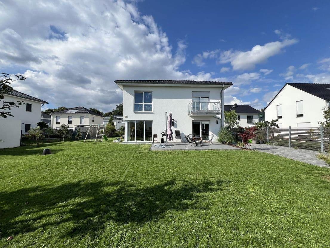 Pronájem domu 160 m², pozemek 650 m², Spandau, Berlín Pronájem domu 160 m², pozemek 650 m², Spandau, Berlín