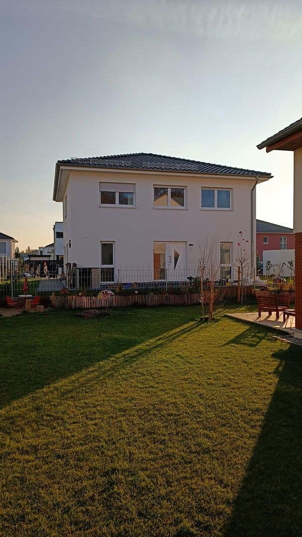 Pronájem domu 160 m², pozemek 650 m², Spandau, Berlín Pronájem domu 160 m², pozemek 650 m², Spandau, Berlín