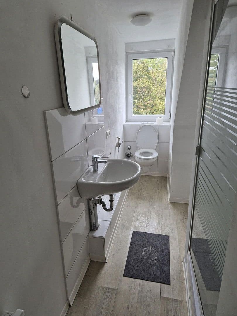 Pronájem bytu 2+1 48 m², Düsseldorf, Severní Porýní-Vestfálsko Pronájem bytu 2+1 48 m², Düsseldorf, Severní Porýní-Vestfálsko