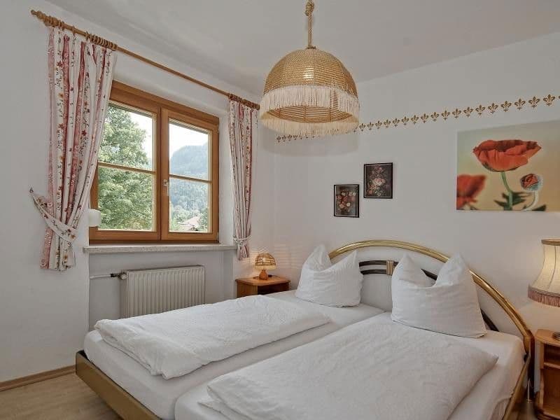 Prodej domu 330 m², pozemek 843 m², Kirchstrasse 22 / OT Sachrang, Aschau im Chiemgau, OT Sachrang, Bavorsko Prodej domu 330 m², pozemek 843 m², Kirchstrasse 22 / OT Sachrang, Aschau im Chiemgau, OT Sachrang, Bavorsko